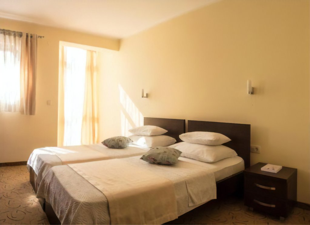 Фото 158070132991