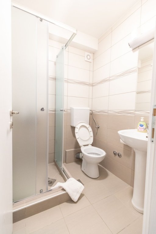 Фото Bloom Inn Hotel & Hostel