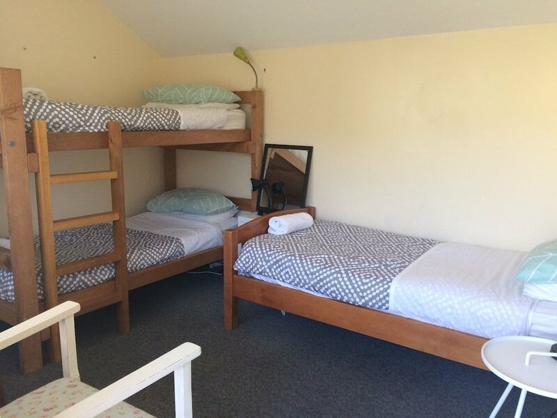 Гостиница Almond House Hostel в Нельсоне