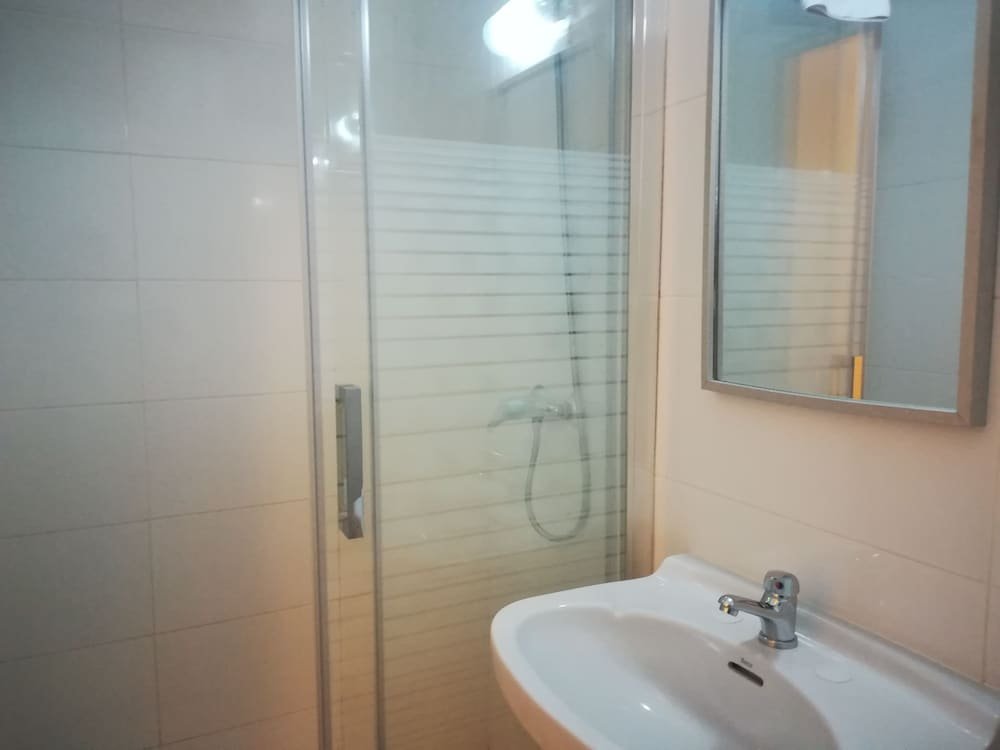 Фото Hostal Albero by gaiarooms