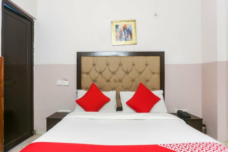 Гостиница Oyo 69875 Hotel Cross 24 в Ноиде