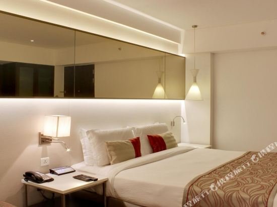 Фото The Sahil Hotel