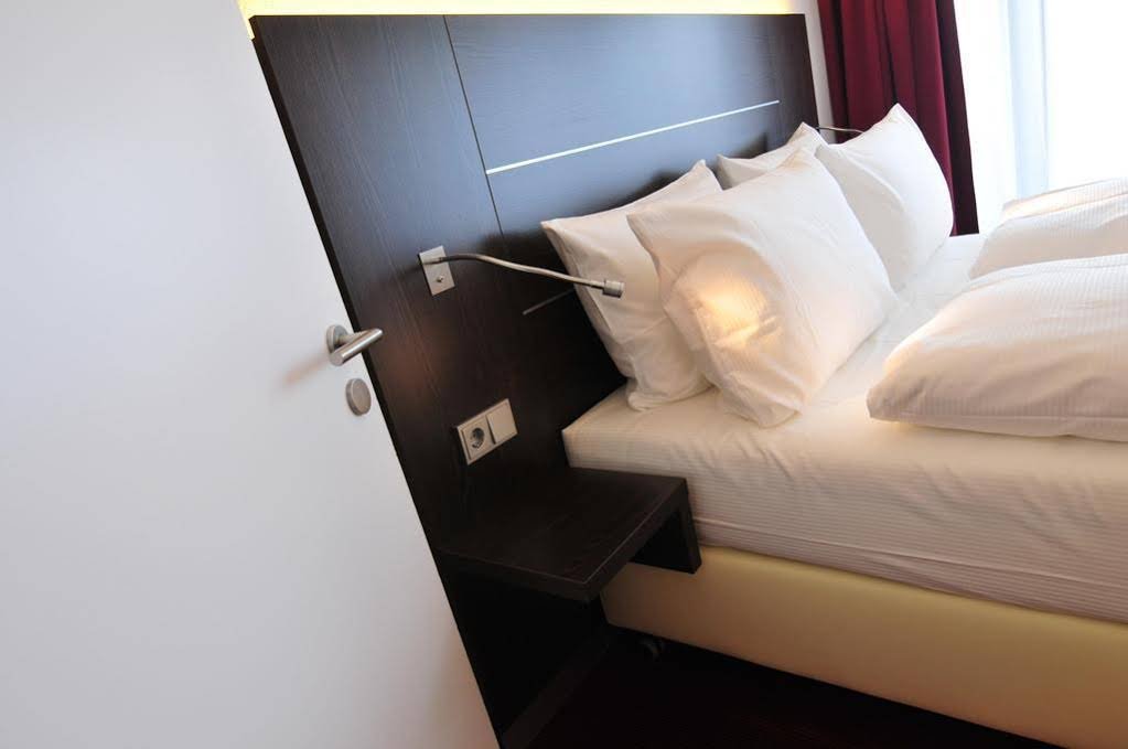 Фото Hotel Rheingarten Duisburg