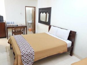 отель Ndalem Suratin Guesthouse