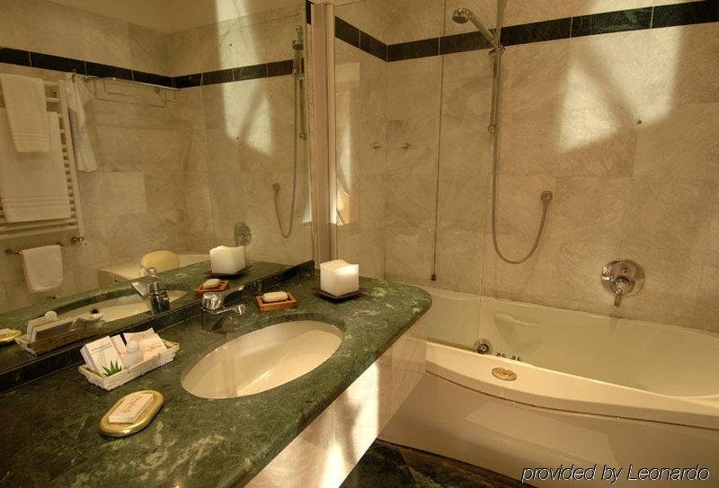 Фото Metro Hotel