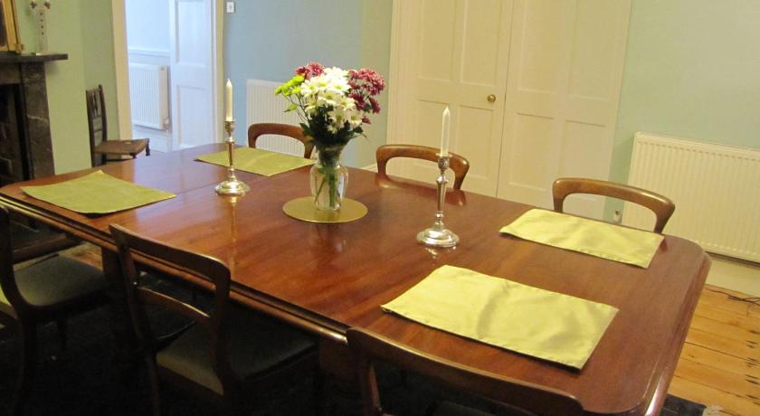 Фото Old Vicarage