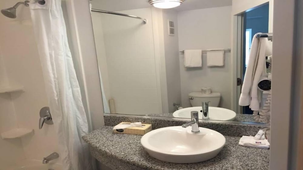 Фото Motel 6 Estevan Sk