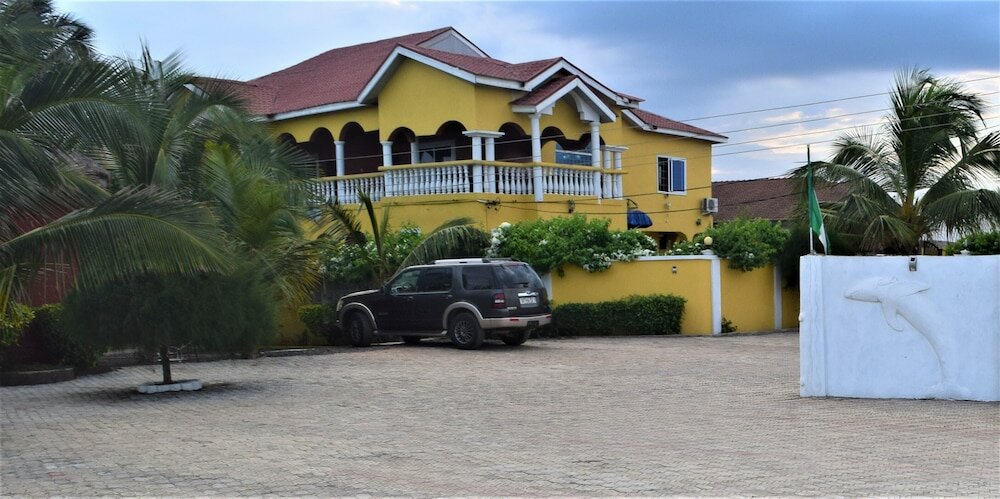 Фото Coconut Pointe Villa & Beach Resort