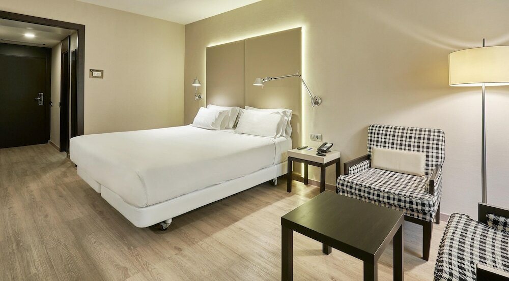 Фото Nh Lleida Pirineos