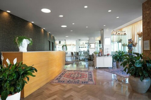 Внешний вид отеля Hotel Lady Mary в Червии, фото 4