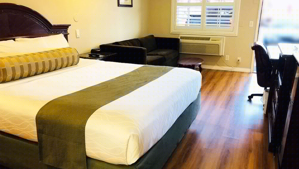 Фото Dynasty Suites Hotel Riverside
