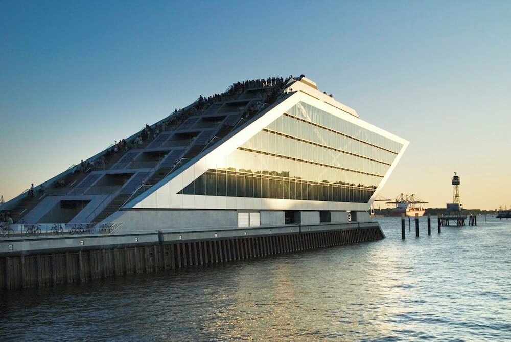 Фото Mercure Hotel Hamburg am Volkspark