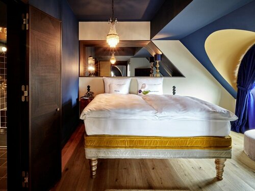 Внешний вид отеля 25hours Hotel The Royal Bavarian в Мюнхене, фото 2