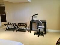 Гостиница Bella Luna Wine Country Bed & Breakfast Lake Views в Сент-Катаринс