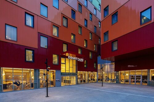 Гостиница Courtyard by Marriott Paris Charles de Gaulle Central Airport в Сарселе