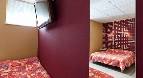 Гостиница Hotel L Arcombelle в Везуле