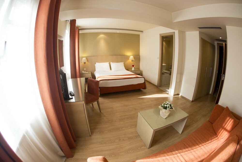The Tobacco Hotel - 6