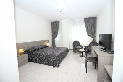 Гостиница Hotel Croce di Malta в Новаре