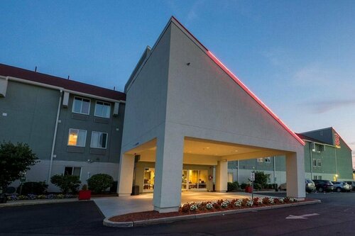Гостиница Red Roof Inn Plus+ Boston - Logan в Согасе