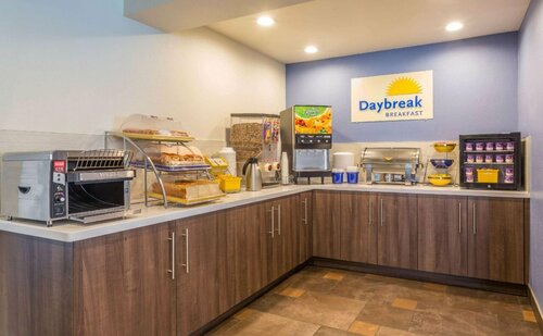 Гостиница Days Inn & Suites by Wyndham East Flagstaff во Флагстаффе