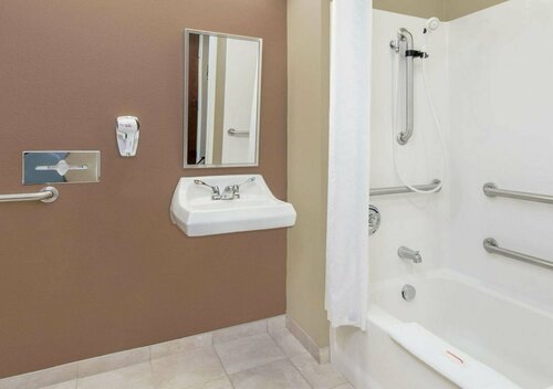 Гостиница Microtel Inn & Suites by Wyndham Sidney в Сидни