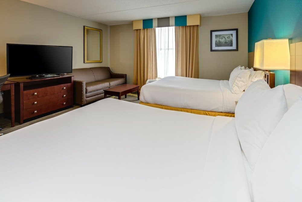 Фото Holiday Inn Express Washington DC East Andrews AFB by IHG