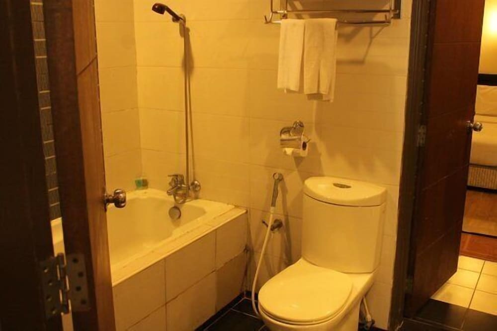 Фото Tower Regency Hotel & Apartments