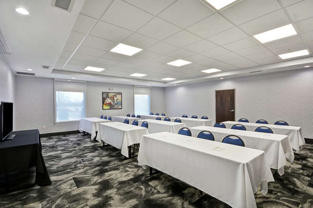 Фото Home2 Suites by Hilton Grand Rapids North