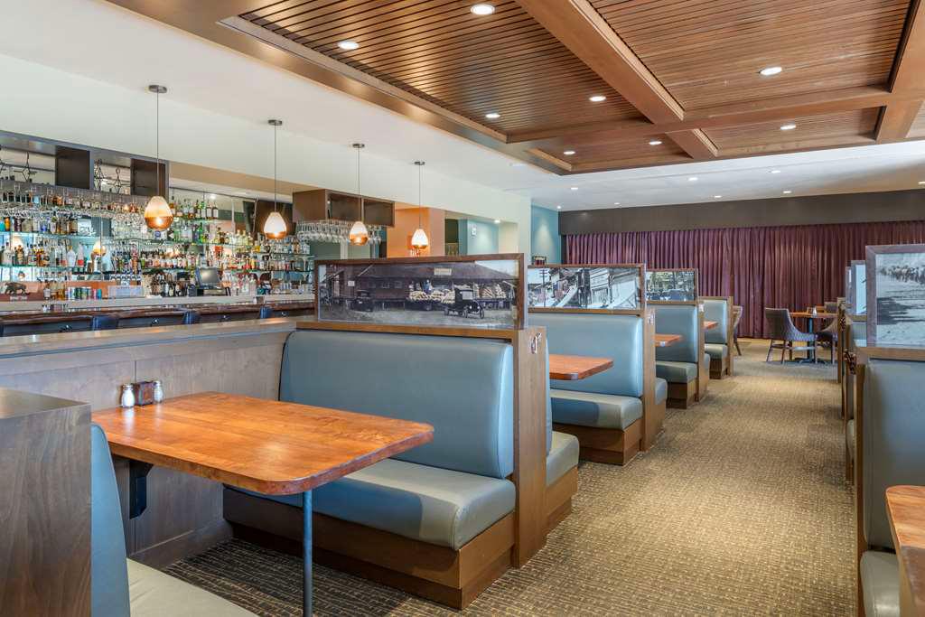 Фото Best Western Premier Boulder Falls Inn