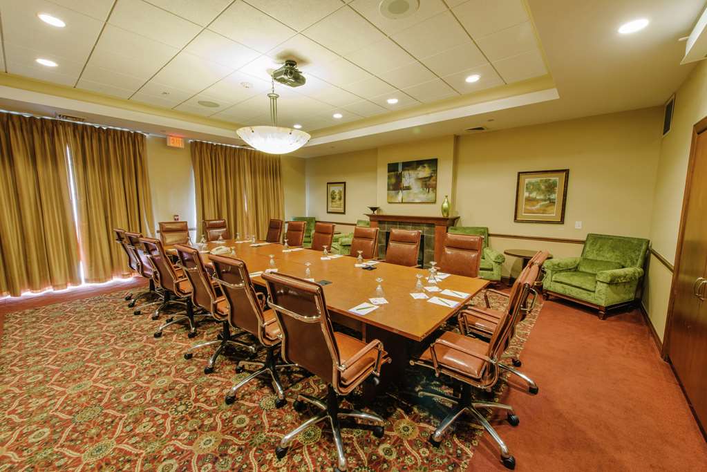 Фото Hilton Garden Inn Manchester Downtown