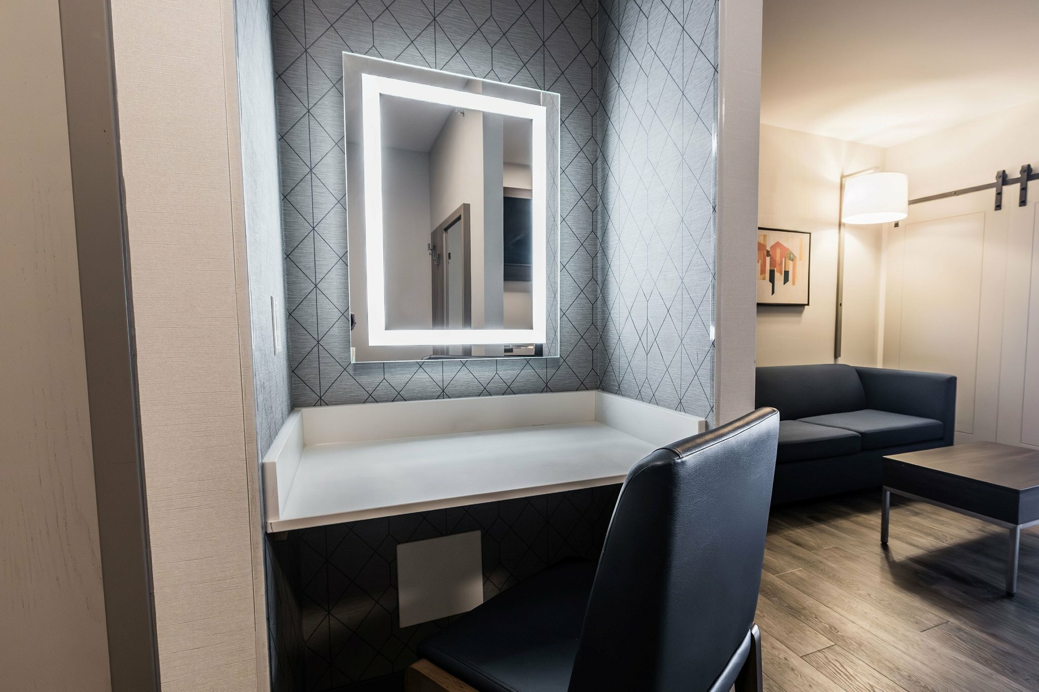 Фото Holiday Inn Express Hotel & Suites Calgary S-Macleod Trail S, an Ihg Hotel