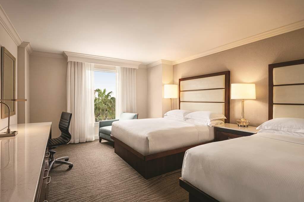 Фото Hilton Naples