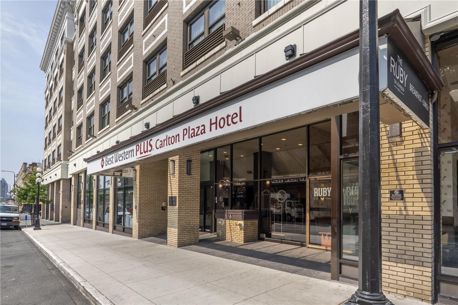 Фото Best Western Plus Carlton Plaza