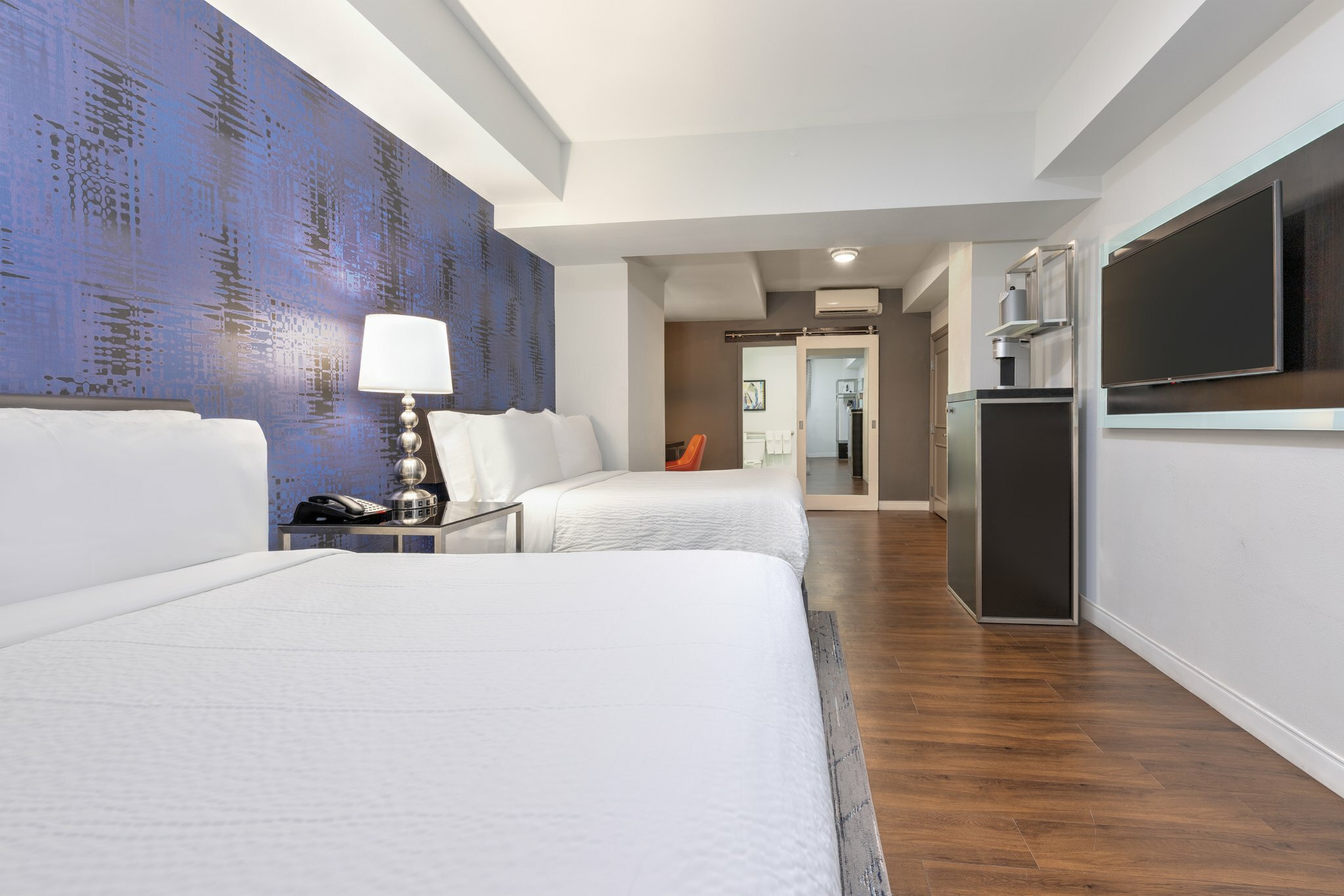 Фото Holiday Inn Express Dallas Downtown, an Ihg Hotel