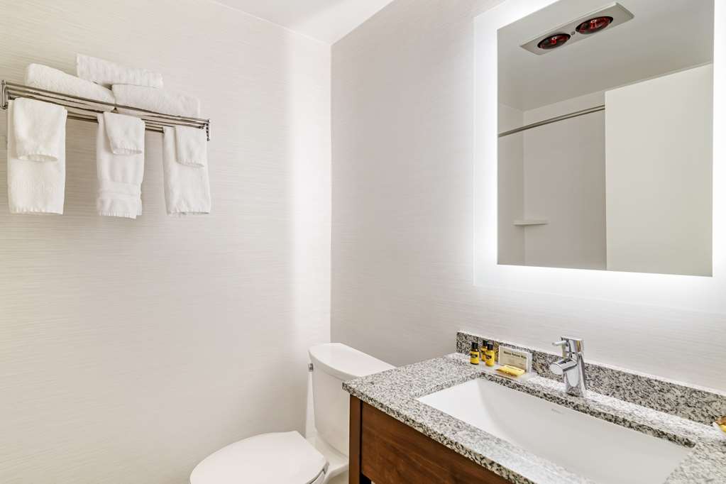 Фото Best Western Springfield Hotel