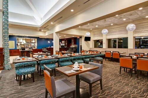 Гостиница Hilton Garden Inn Toronto/Burlington в Оквилле