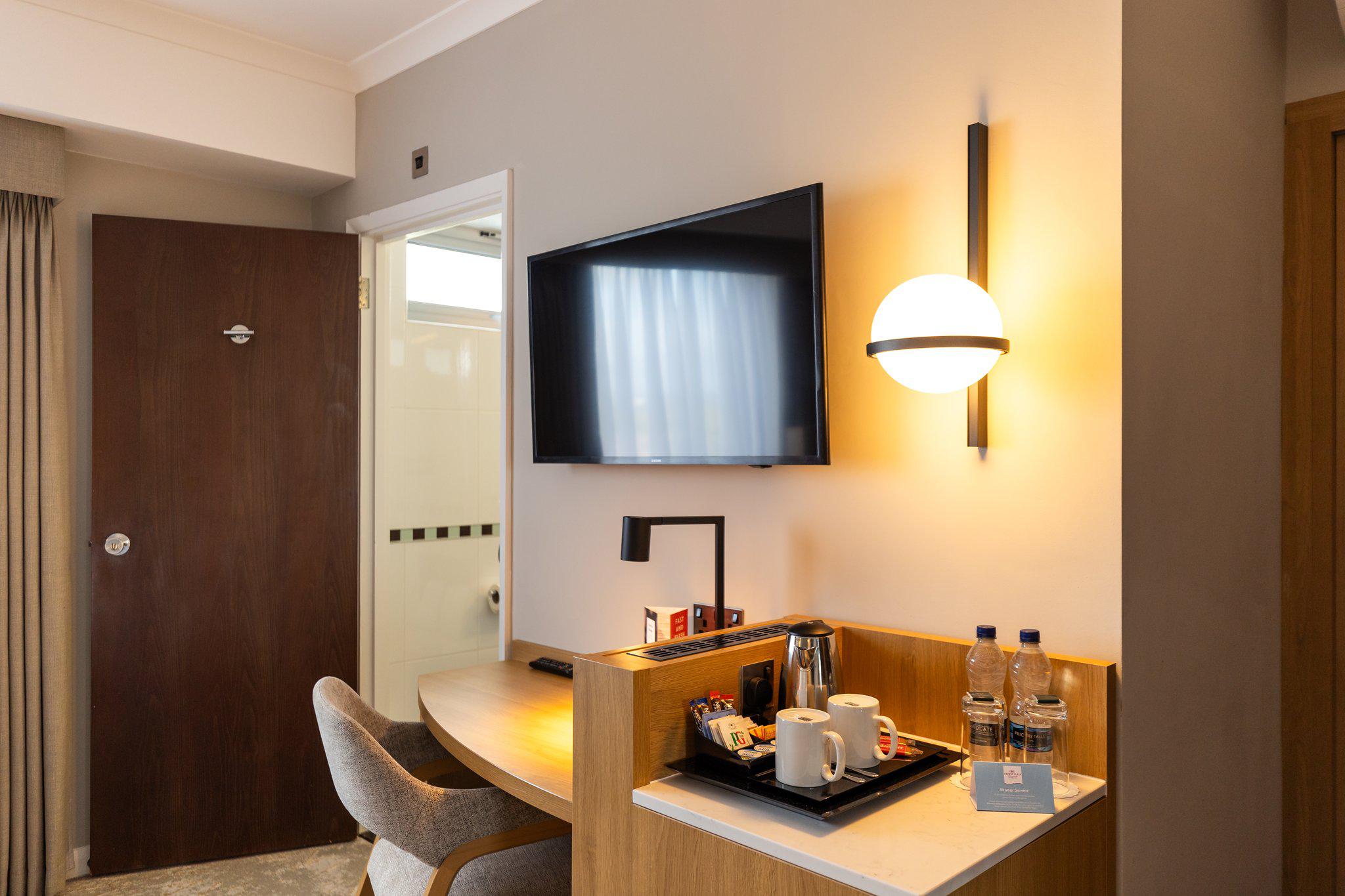 Фото Crowne Plaza London - Gatwick Airport