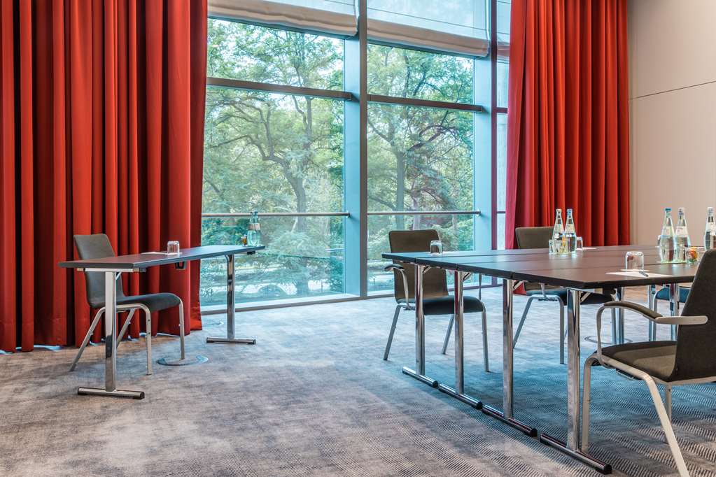 Фото Radisson Blu Hotel, Frankfurt