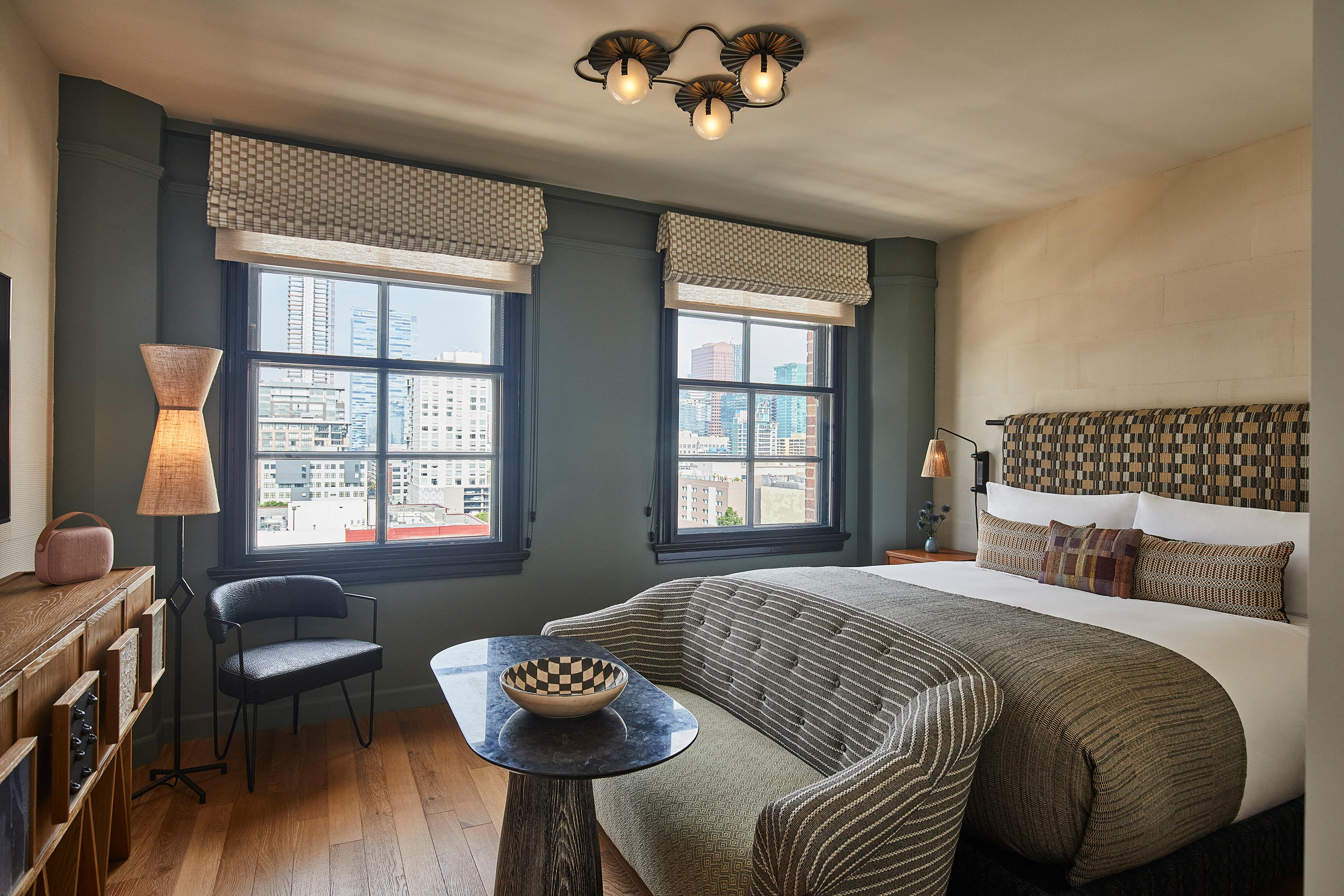 Фото Downtown Los Angeles Proper Hotel, a Member of Design Hotels