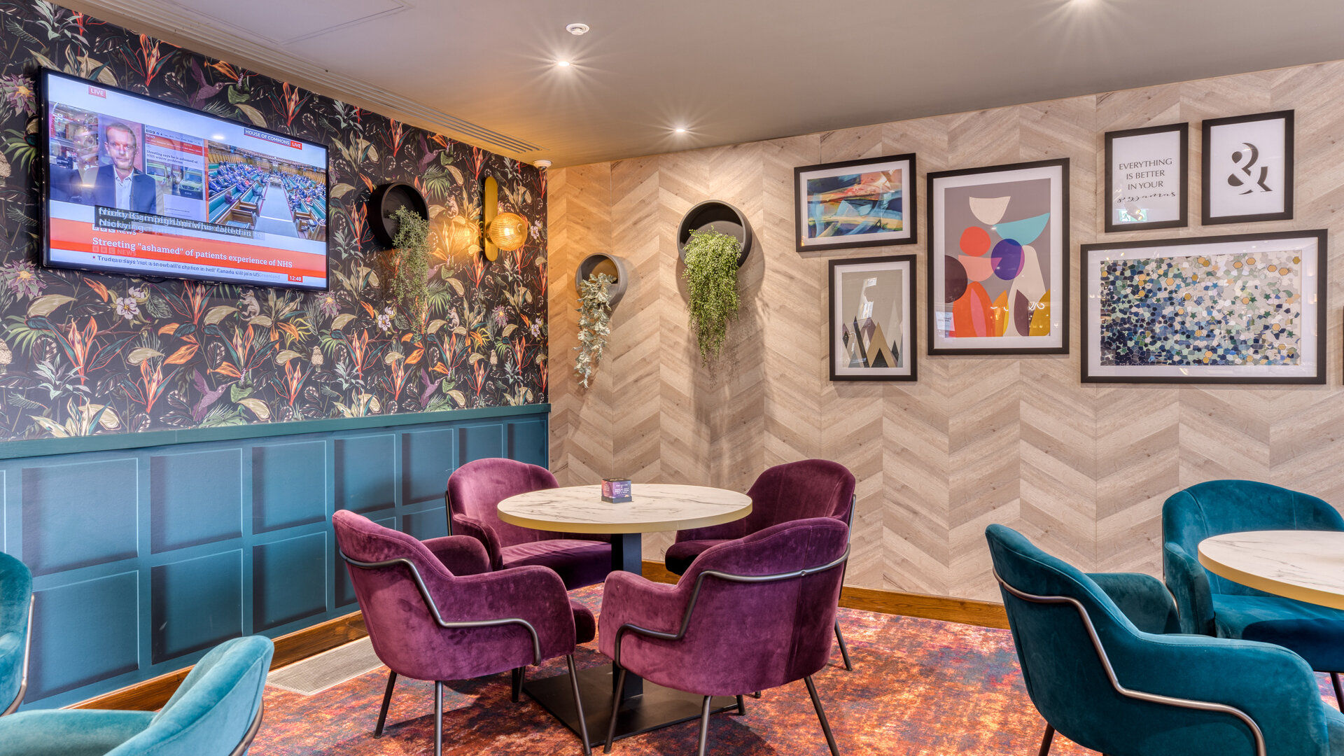 Фото Premier Inn London St. Pancras