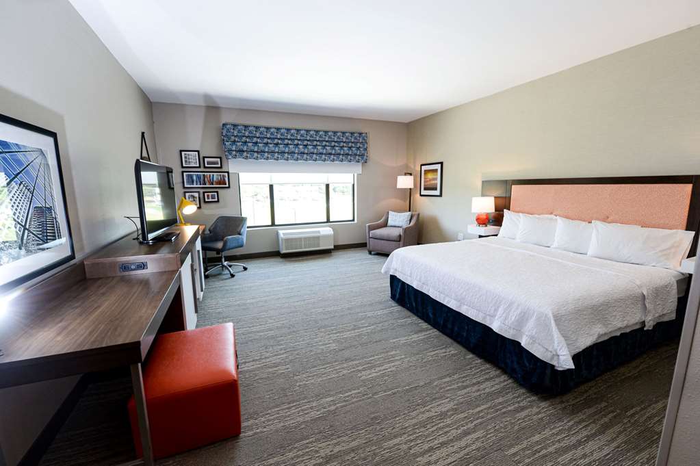 Фото Hampton Inn & Suites Lenoir