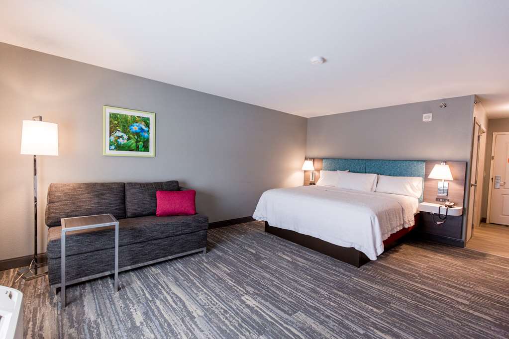 Фото Hampton Inn Bismarck