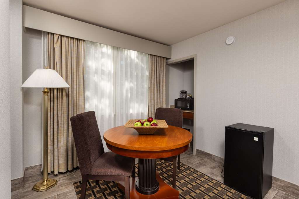 Фото Inn at the Colonnade Baltimore - a DoubleTree by Hilton