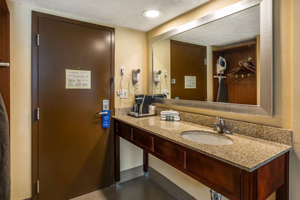 Фото Best Western Braintree Inn