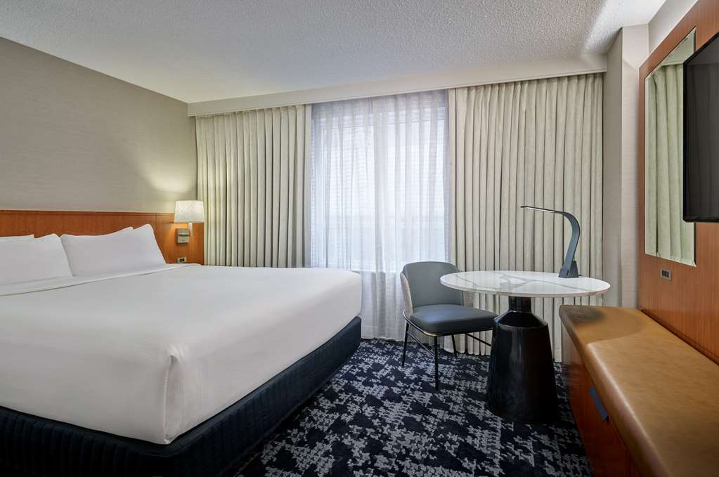 Фото Embassy Suites by Hilton Washington D. C. – Convention Center