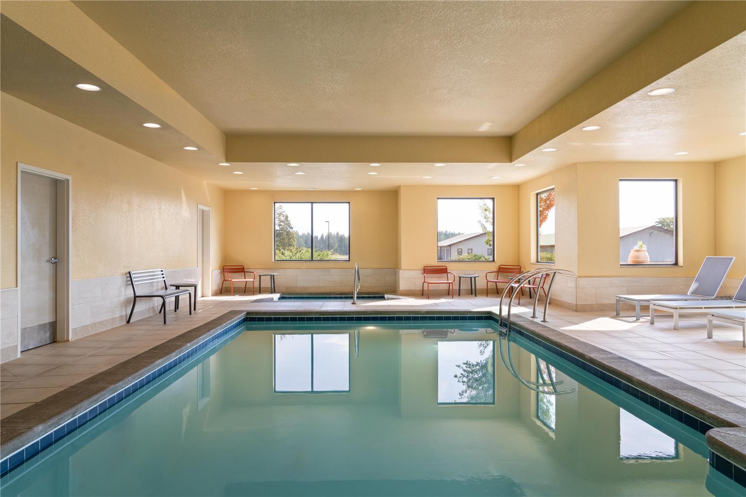 Фото Hampton Inn & Suites Whitefish