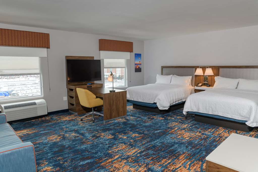 Фото Hampton Inn & Suites Erie Bayfront