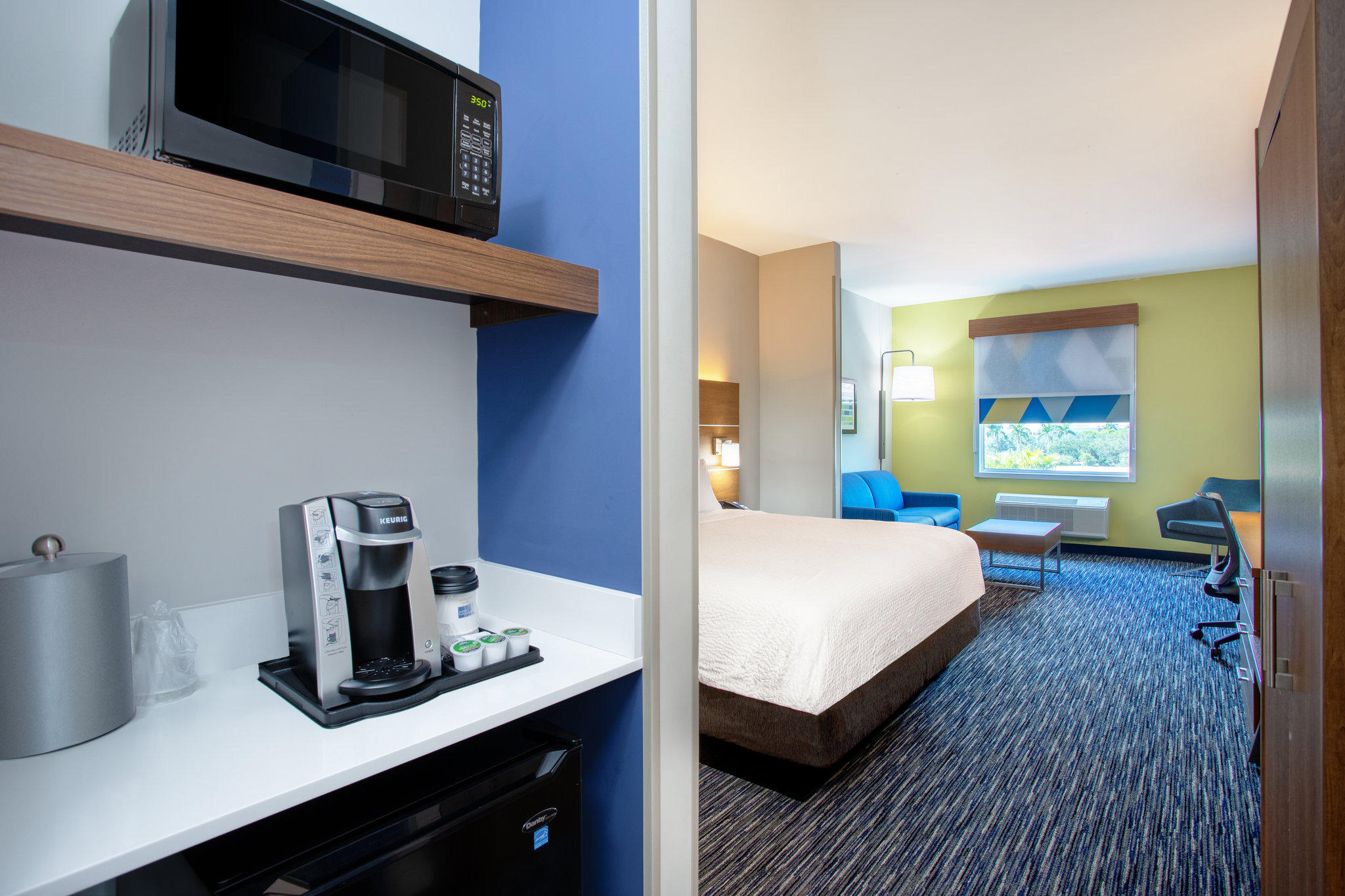 Фото Holiday Inn Express and Suites Miramar, an Ihg Hotel