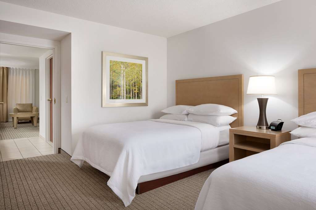 Фото Embassy Suites by Hilton Denver International Airport