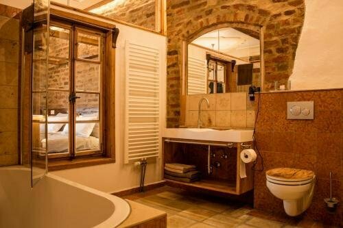 Гостиница Wirgarten Restaurant & Antik Hotel в Дингольфинге